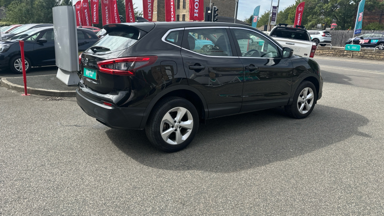 Nissan Qashqai 1.3 DiG-T Acenta Premium 5dr Petrol Hatchback